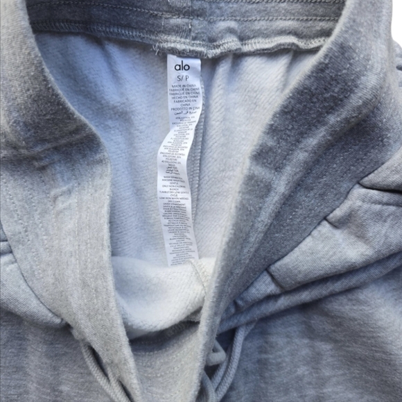 Alo Yoga High-Waist Easy Sweat Short - Picture 6 of 7